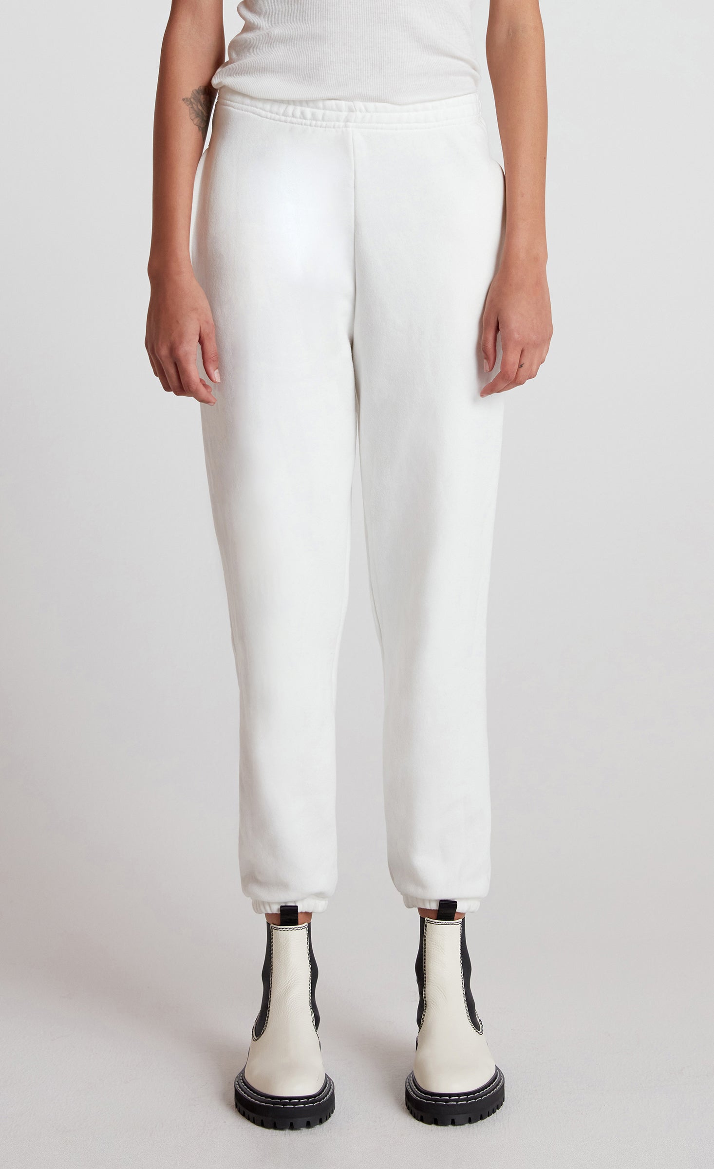 #color_white